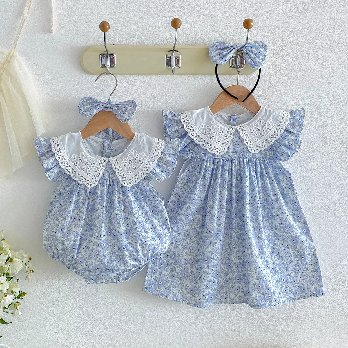 ZOETOPKID Sommer Baby Mädchen Kleidung Blumenmuster Kurzarm-Strampler Baby Bodysuit Puppenkragen Jumpsuit Spitzen-Blütenblatt-Kragen Outfit – Detail 5