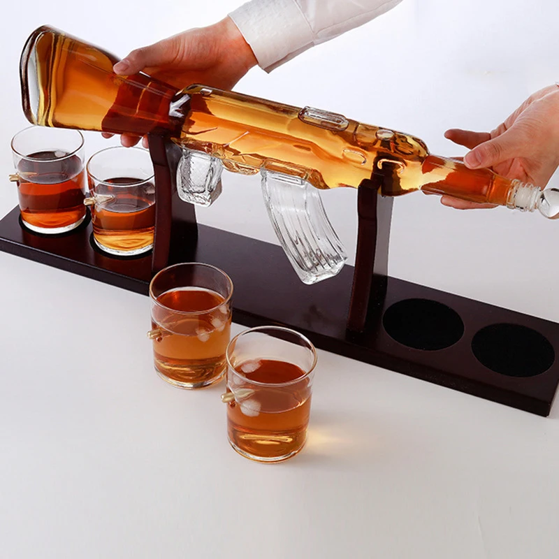 

Роскошная бутылка для виски в форме винтовки — уникальный и креативный дизайн, идеально подходит для любителей виски, коллекционеров и дисплеев домашнего бара