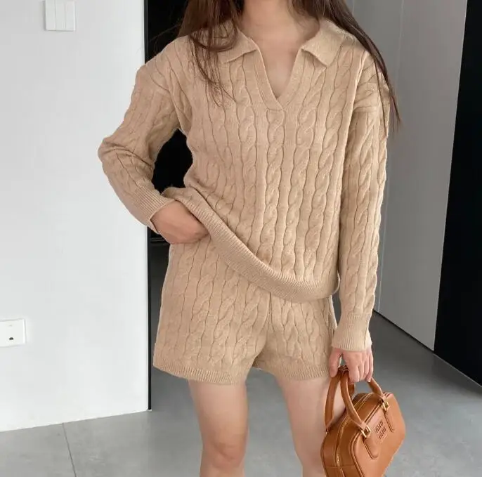 Spring and Autumn Women\'s Casual Solid Color Collar Long Sleeve Loose Sweater+High Waist Shorts Set