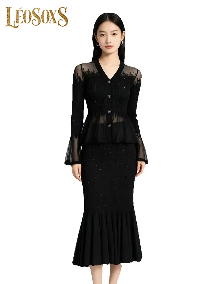 LEOSOXS High Quality Autumn New Fashionable Commuter Color Contrast Hot Diamond Knitted Women's Long Sleeve Top CoatSkirt Set