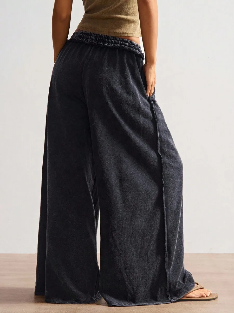 Pantalones Anchos de Punto Negro Lavado Estilo Boho Vintage con Detalle de Mariposa Recortada
