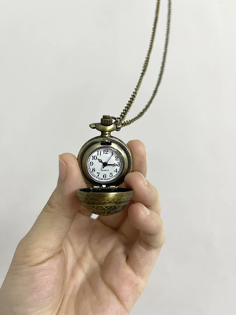 Orologio da tasca al quarzo con pallina piccola Vintage carino per uomo donna cassa in bronzo collana con ciondolo a catena Fob orologio per collezione regalo per bambini
