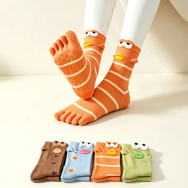 Lustige Cartoon-Fünf-Finger-Pilates-Yoga-Socken, süße, trendige, rutschfeste Silikon-Baumwoll-Sport-, Tanz-, Fitness- und Gymnastiksocken, atmungsaktiv