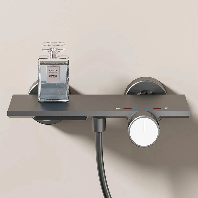 Set doccia di tipo diviso grigio per uso domestico Set di sistemi doccia con acqua calda e fredda per bagno con asta di sollevamento regolabile in altezza