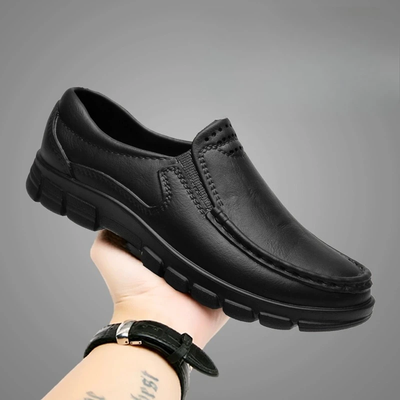 

Anti Slip Chef Shoes Men Soft Casual Oil Resistant Comfortable Eva Business Casual Men's Work Shoes Slip on Man Driving Shoes