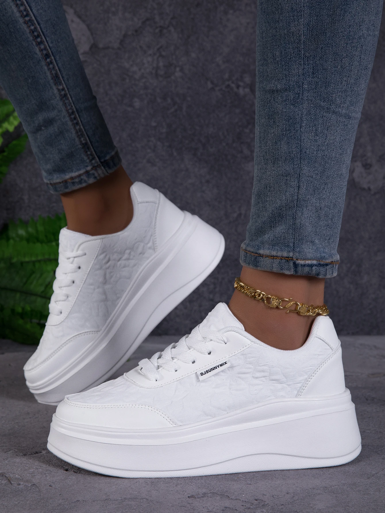 DJSUNNYMIX Damenschuhe 2023 Neuer Stil Mode Lässig Vielseitig Weiße Spitze Mesh Atmungsaktiv Hohlplattform Damen Sneakers – Detail 5
