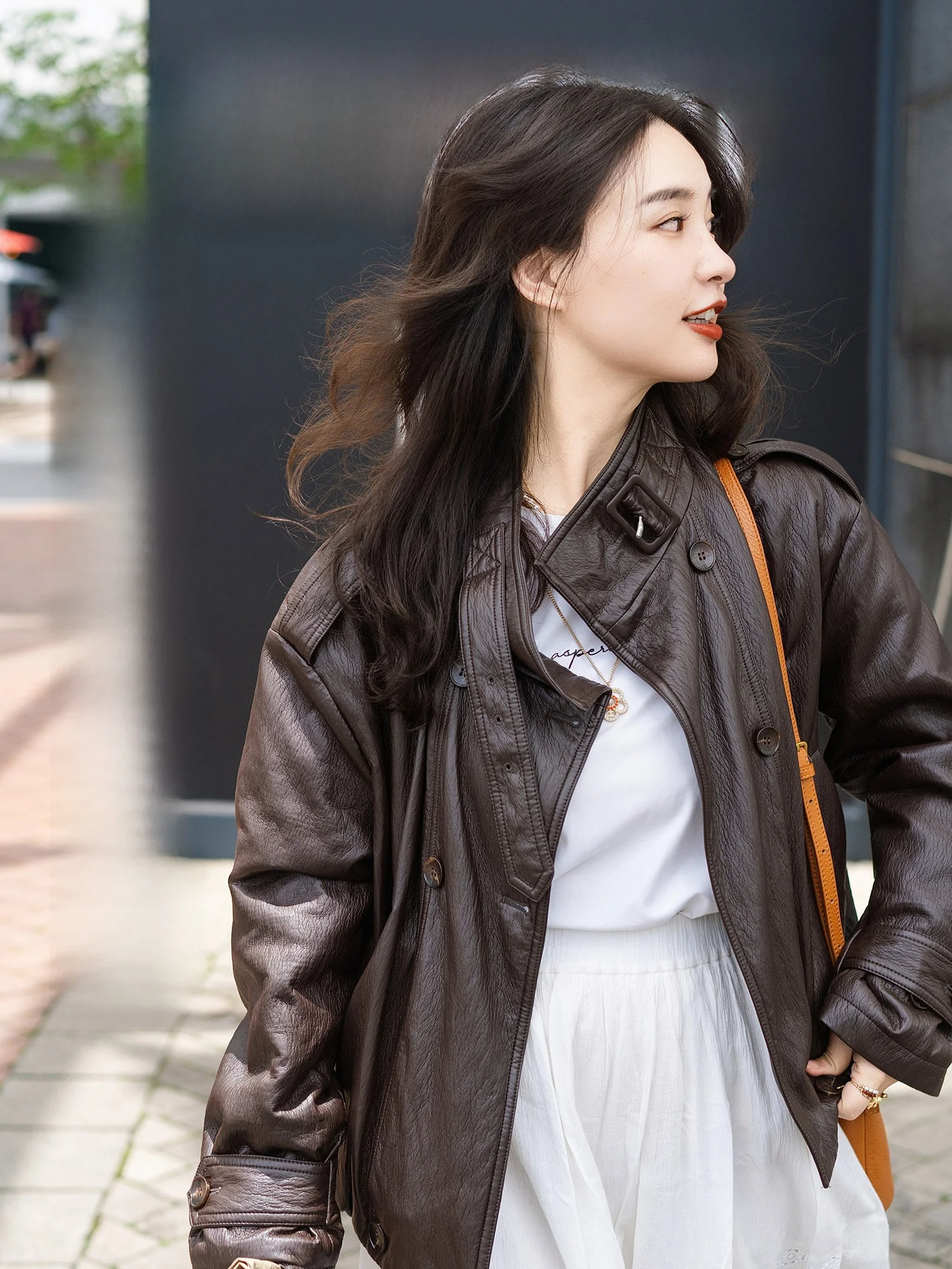 

Apipedream Casual Style Loose Fit Stand Collar PU Leather Jacket Versatile Outerwear Eco-friendly Fashion for Young Women