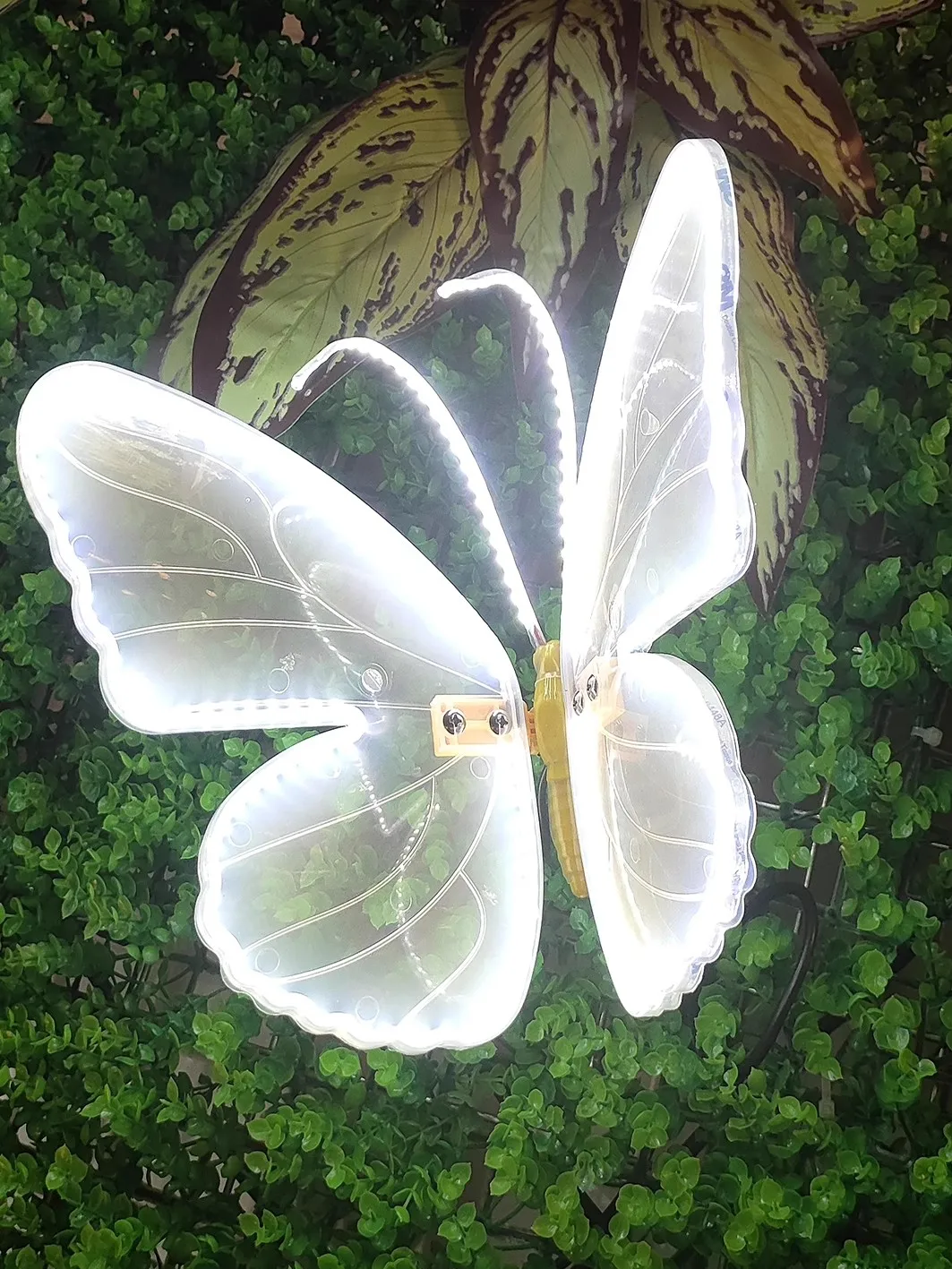 2 pieces of LED outdoor simulation dynamic static butterfly lights holiday party decorations