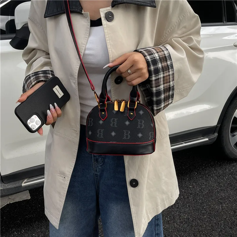 

New Retro Handbag for Women, High-end Shoulder Messenger Bag, Niche Printed Shell Bag, Trendy Fashion