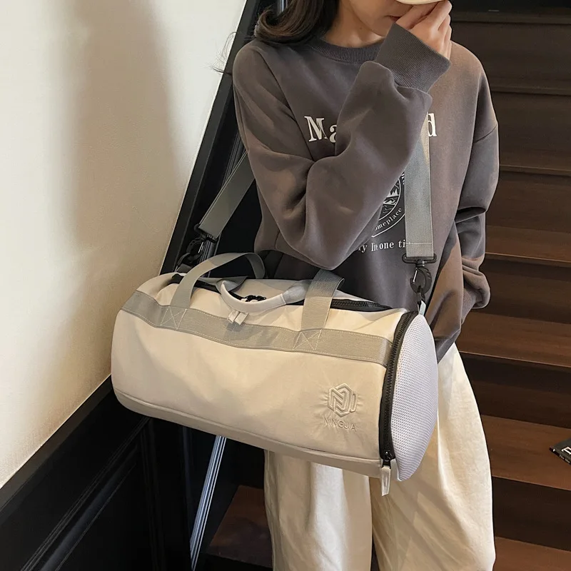 حقائب السفر، حقائب السباحة، حقيبة الصالة الرياضية، حقائب الظهر للياقة البدنية، حقيبة نسائية، حقيبة الكتف، حقائب اليد، حقيبة المدرب، حقيبة الترفيه الموضة