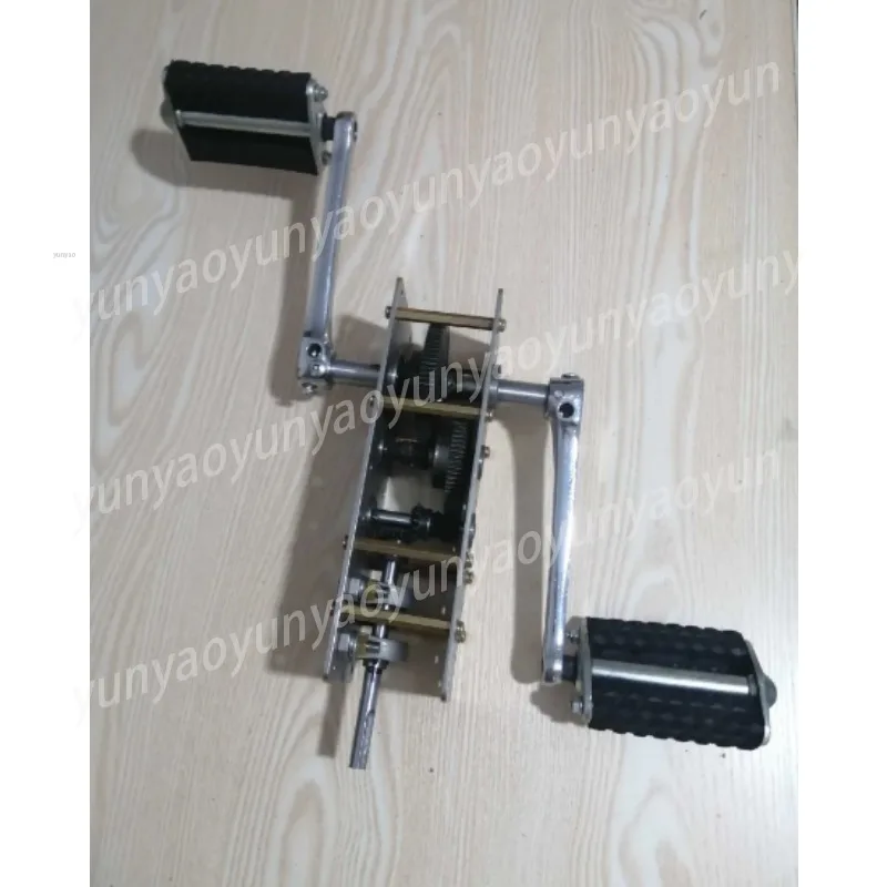 Speed Reducer Increaser Gearbox, Dual Input for Hand Foot Crank, Rear Output Shaft for Machinery