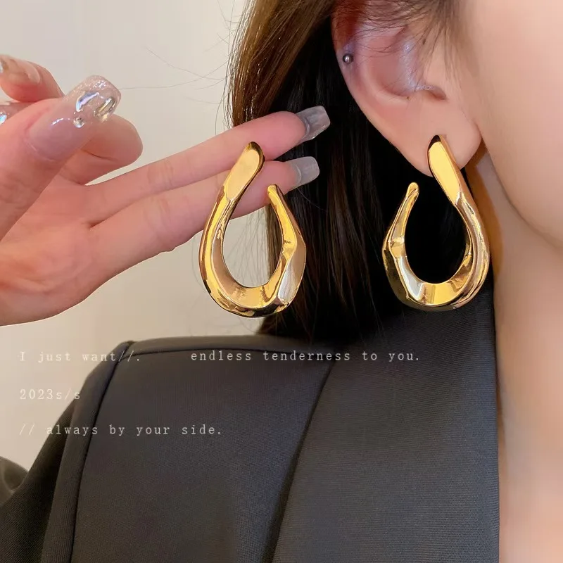 30mm Fashion Modern Stainless Steel C Shape Ear Ring Ear Circle Hoop Simple Basic Earrings Round Huggies Wholesale Girl Jewelry