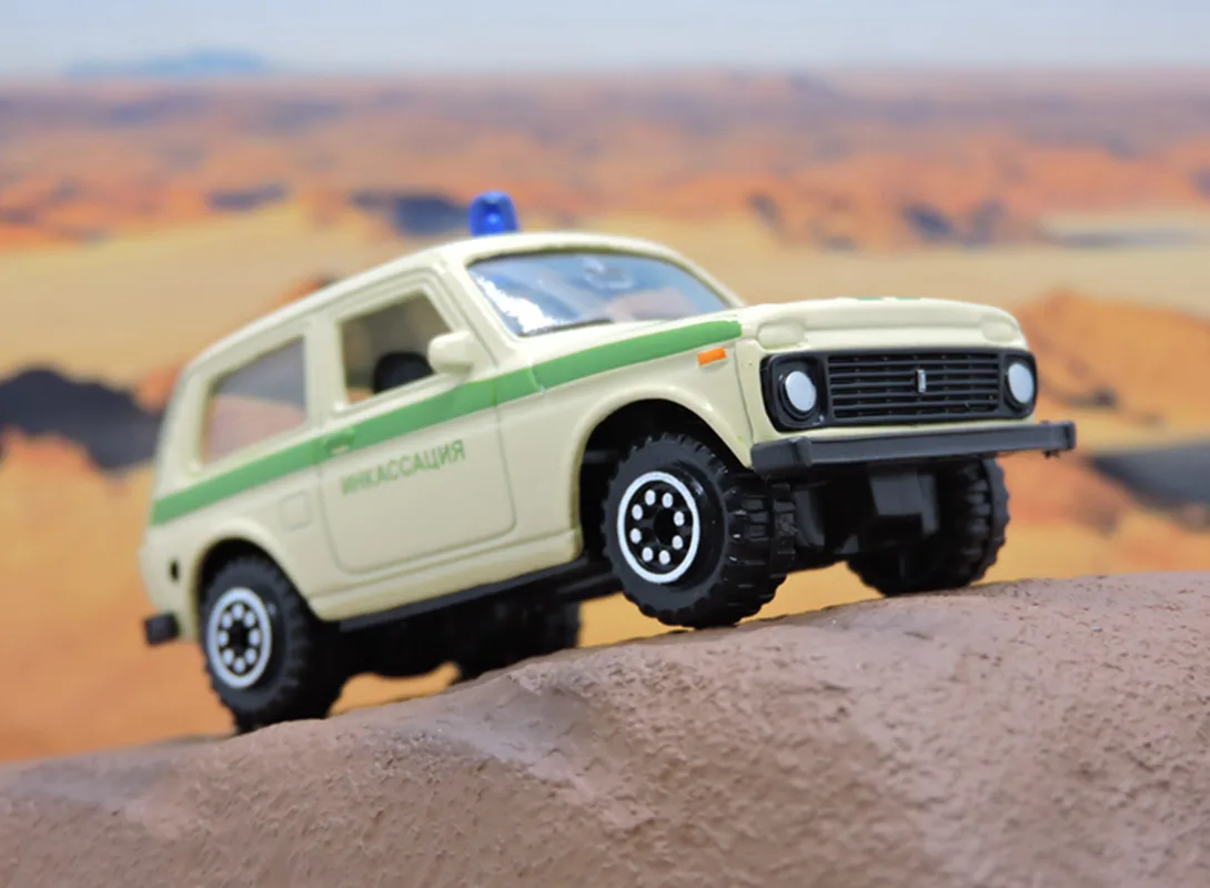 1:60 alloy Russian LADA Niva off-road car model,simulation rescue car toys,children\'s ornaments gift toys,wholesale