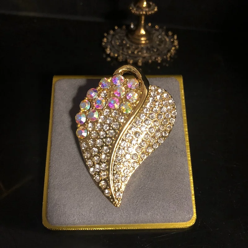 Mid-Ancient Vintage Leaves Style Brooch with Diamond Corsage Niche Luxury Temperament Wild Pin for Women