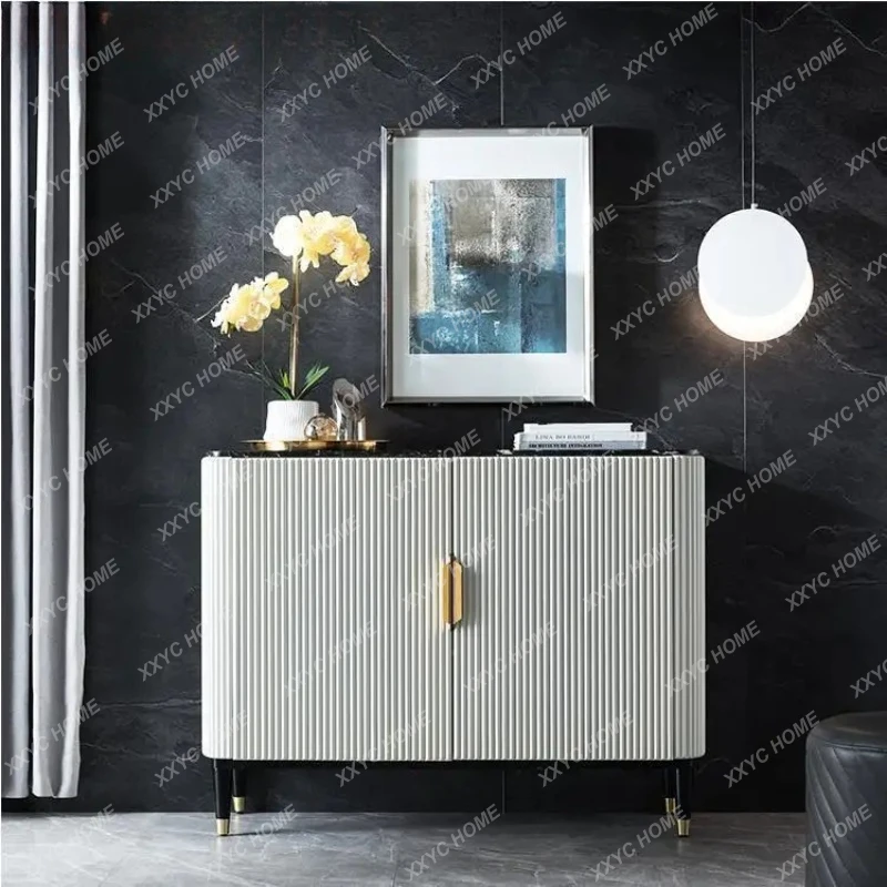 

LXn: Элитный металлический шкаф для прихожей с мраморными вставками и отделкой из массива дерева