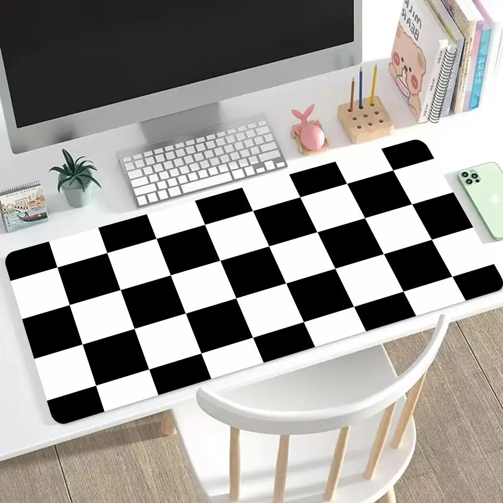 

Black And White Checkered Mouse Pad Large Mouse Pad & Computer Game Mouse Mat Black And White Checkerboard Grid