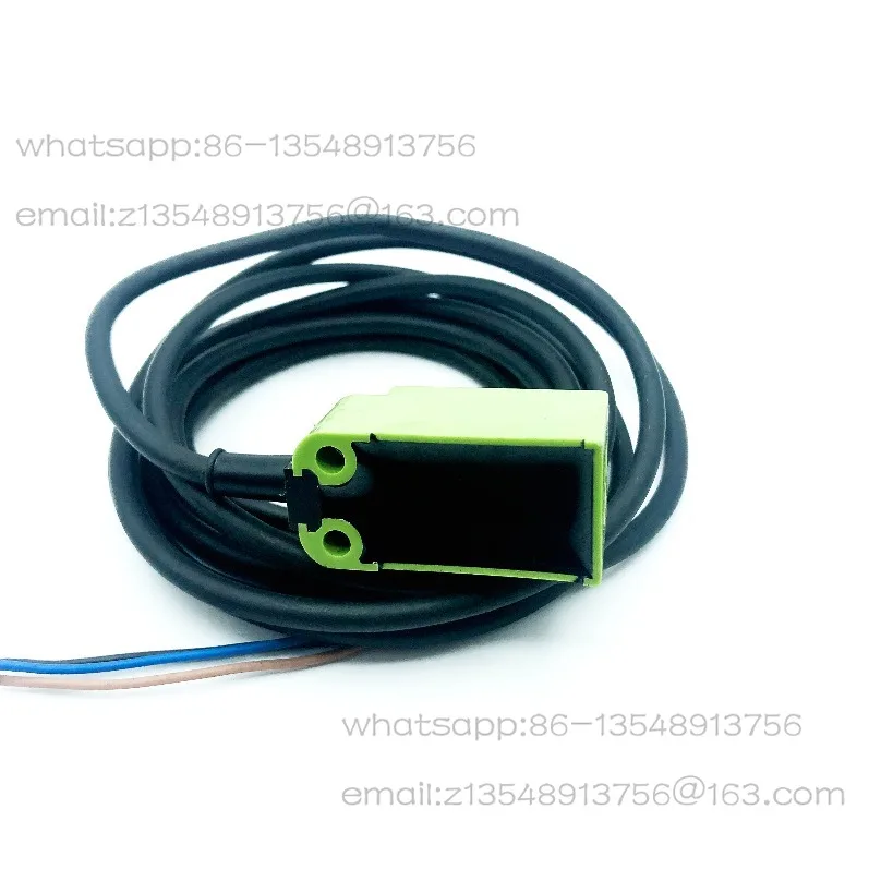 Three-wire square proximity switch APS-12A-4N APS-12A-4T inductive metal sensor
