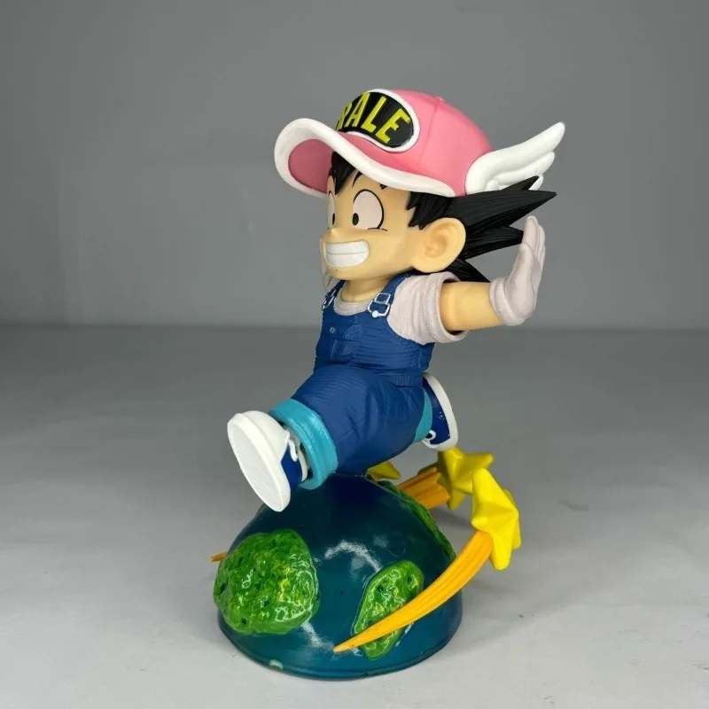 Figura de acción de Bandai Dragon Ball de cómics japoneses, estatua de Son Goku para correr en la infancia, modelo de decoración, colección de adornos de escritorio