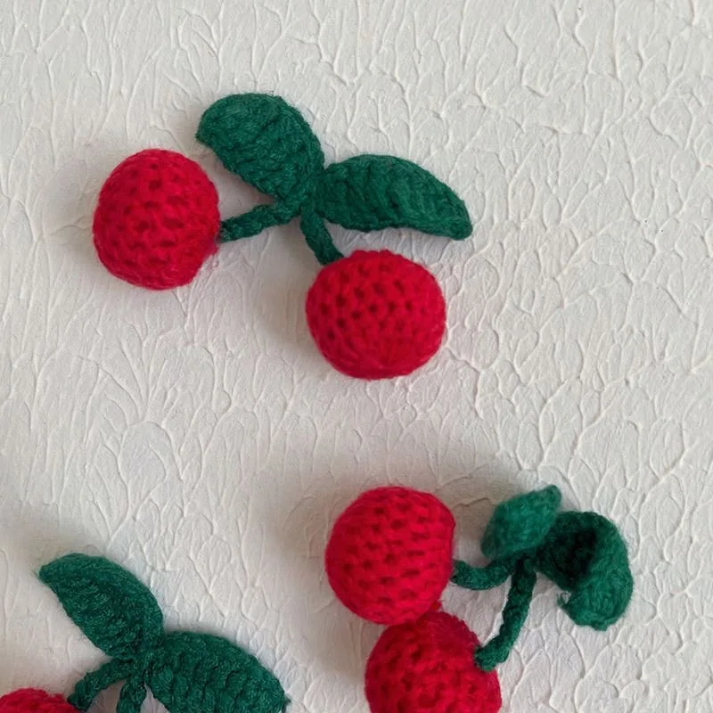 Knitted Red Cherry brooch Hook Weaving Ornaments Fruit Chest Flower Yarn Cute Bag Clothing Pendant Decorations DIY Accessories