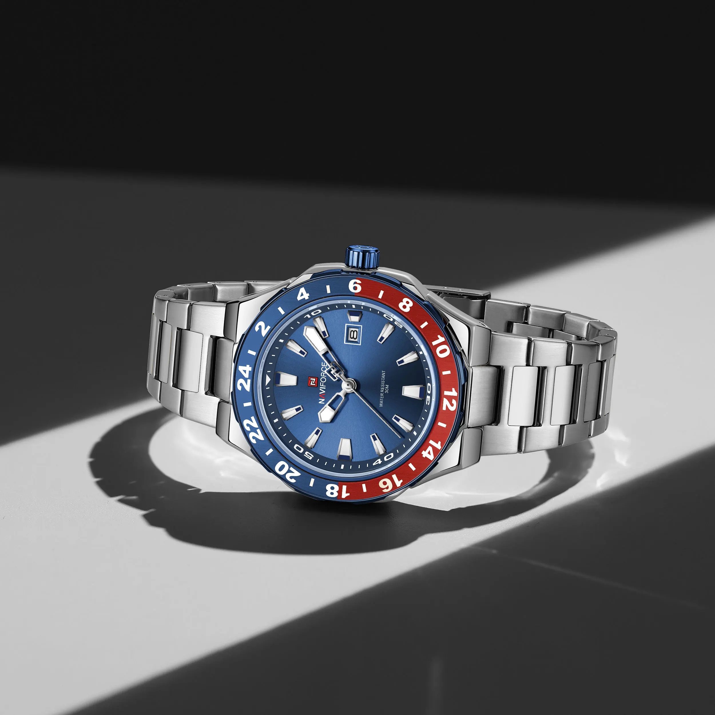 NAVIFORCE 9249 New Quartz Watches for Man Simple Fashion Calendar Luminous Clock Waterproof Steel Strap Sports Men Wristwatch
