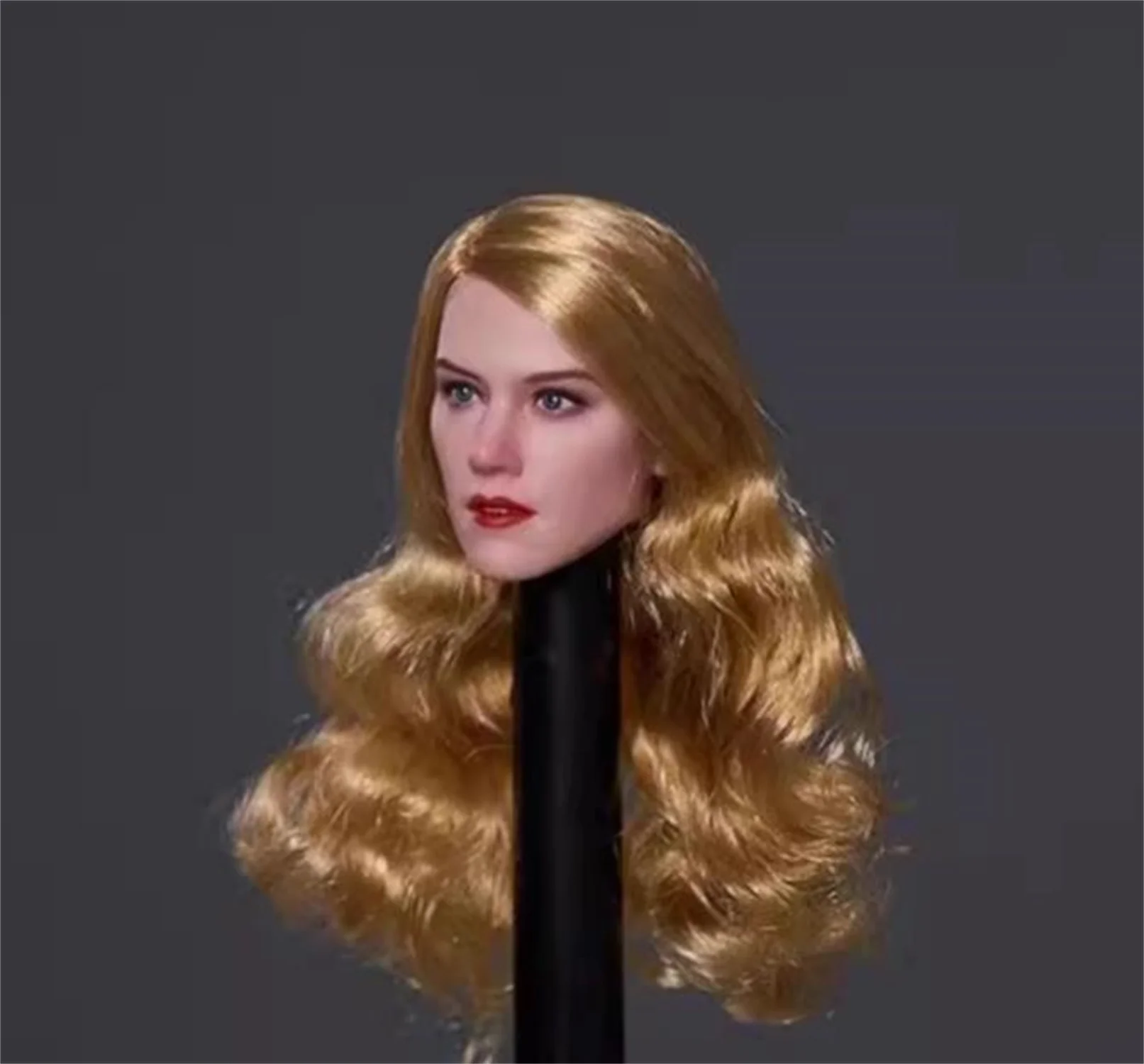 

Ziltoys Z008 1/6 Gold Hair women Curls Female Head Carving 1/6 Model Fit 12'' Action Figure PH TBleague Body