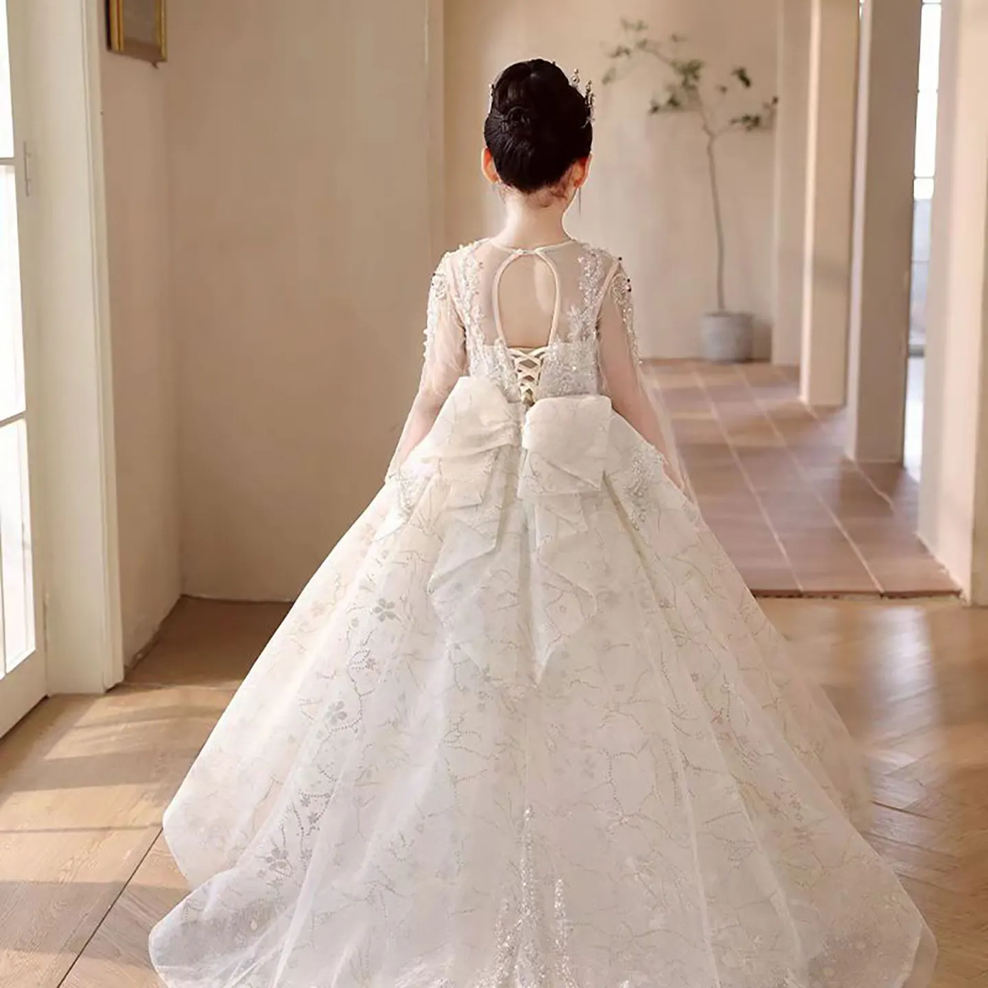 ชุดเดรสเจ้าหญิงสีขาวหรูหรา Jill Wish J003 สไตล์ดูไบ ประดับคริสตัล แขนยาว สำหรับเด็ก งานแต่งงาน งานวันเกิด งานเลี้ยง ชุดราตรีทรงบอลกาวน์