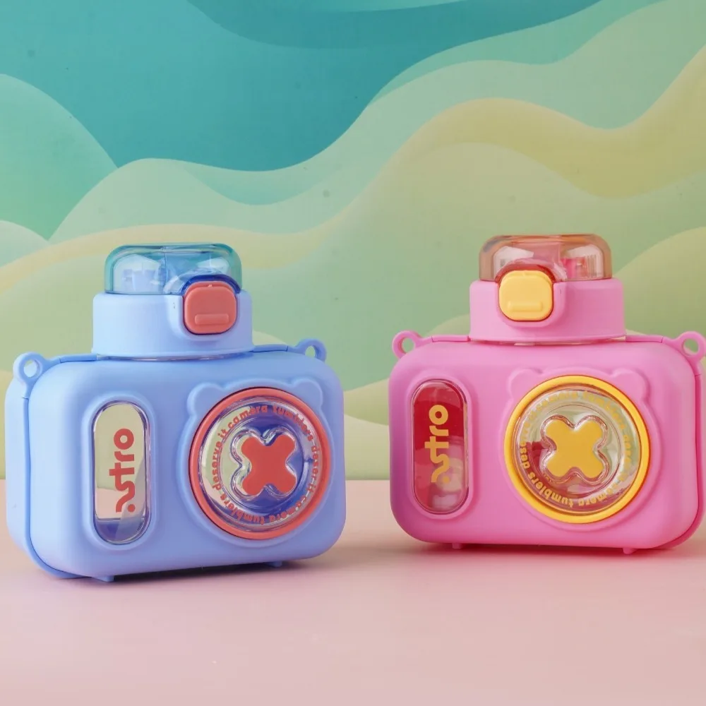 

Portable Leak-Proof Cartoon Camera Cup Sealed Design with Straw Straw Water Cup Plastic Water Bottle Travel