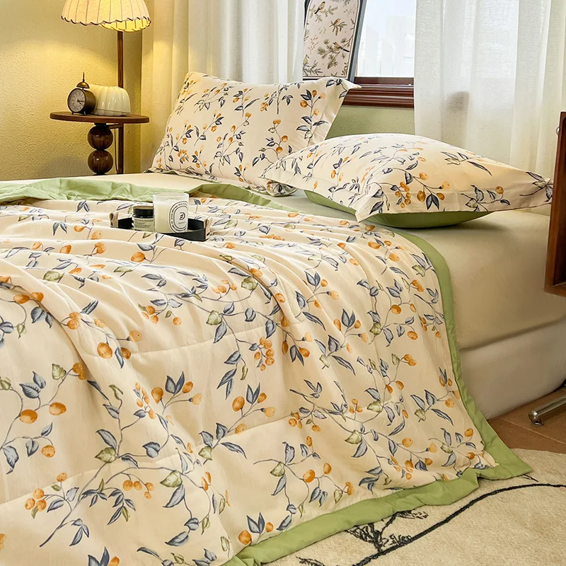 Flower Printed Summer Thin Comforter Comfortable and Breathable Queen/King Size Air-Conditioned Comforter Anti-mite Summer Quilt