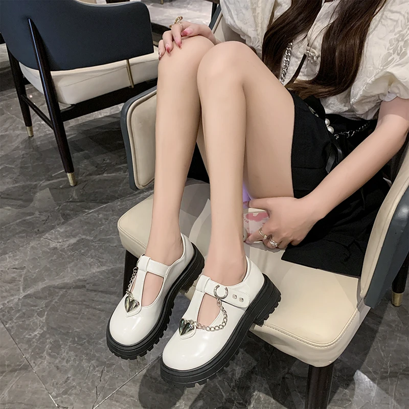 2022 donne Lolita scarpe stile britannico moda Mary Janes autunno PU fibbia piattaforma Zapatillas Mujer scarpe da donna in pelle verniciata