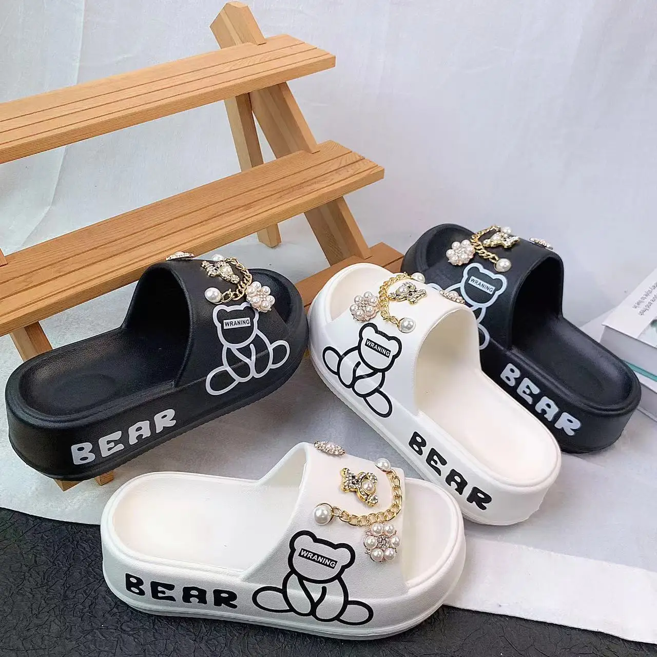 New Thick-Soled Slippers for Women, Made of Eva Material, Ultra-Light, Soft and Comfortable, Slip-On Slippers for Outdoor Wear, Cute Golden Bear Set, Beach Sandals