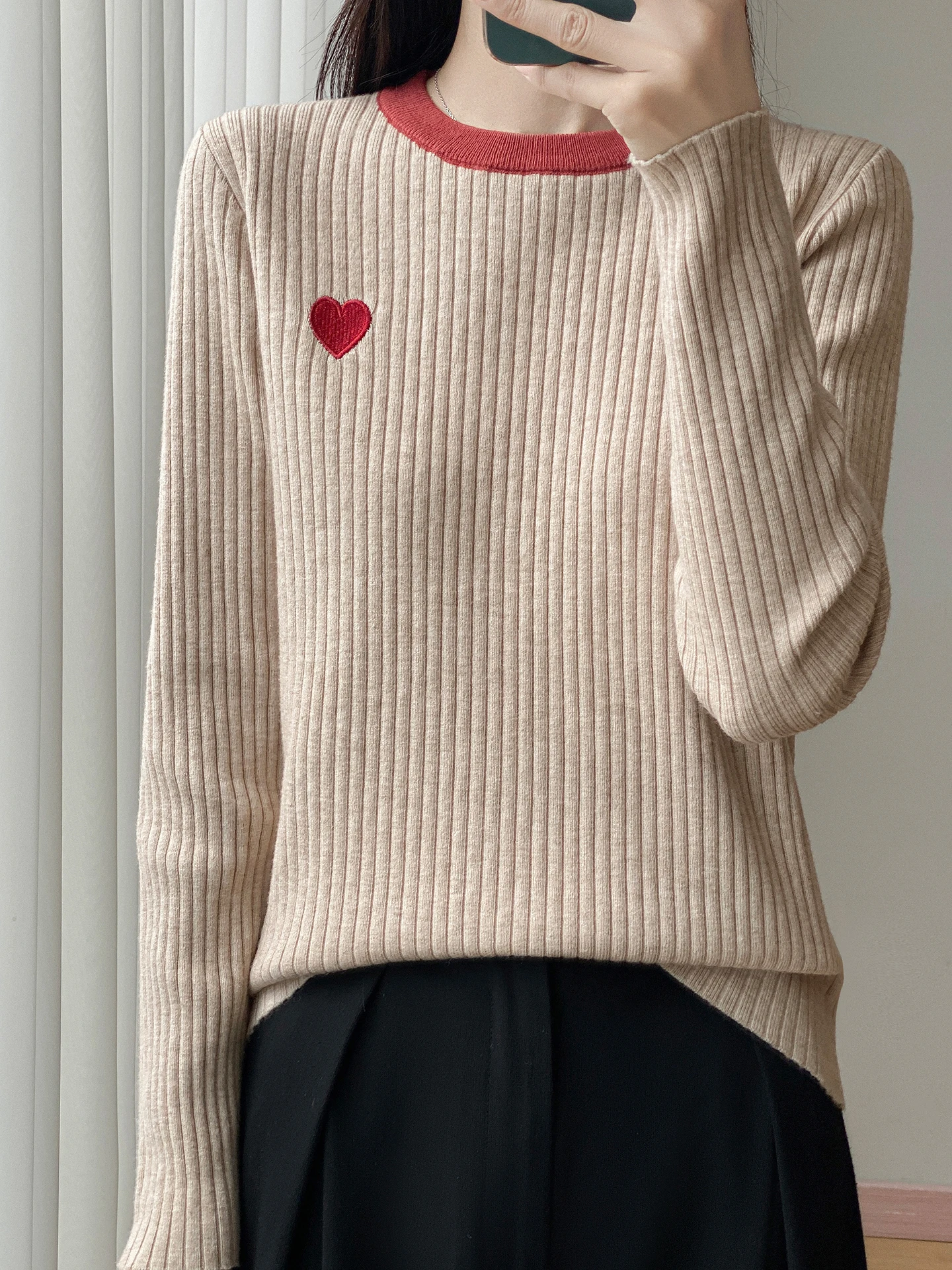 

Faionable Korean Sle Women's Knitted Sweater round Ne Splicing Color Embroidery Slimming Base irt Casual Loose Fit