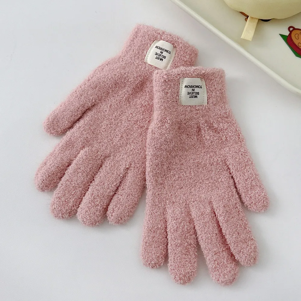 قفازات محبوكة سميكة عصرية للحماية من البرد، قفازات شتوية بلون سادة، قفازات مقاومة للبرودة للنساء