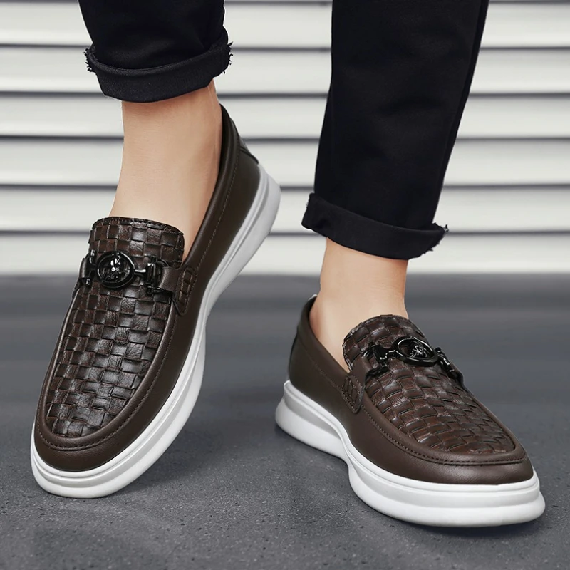 

Men's Large-sized Low-cut Lightweight Soft-soled Retro Leather Fashionable Lazy Person's One-step Walking Casual Loafers