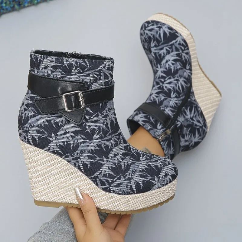 Botines de cuña para mujer con punta redonda, tacón alto, parte superior de tela estampada, base con aspecto tejido, cremallera lateral, correa al tobillo, calzado diario estable