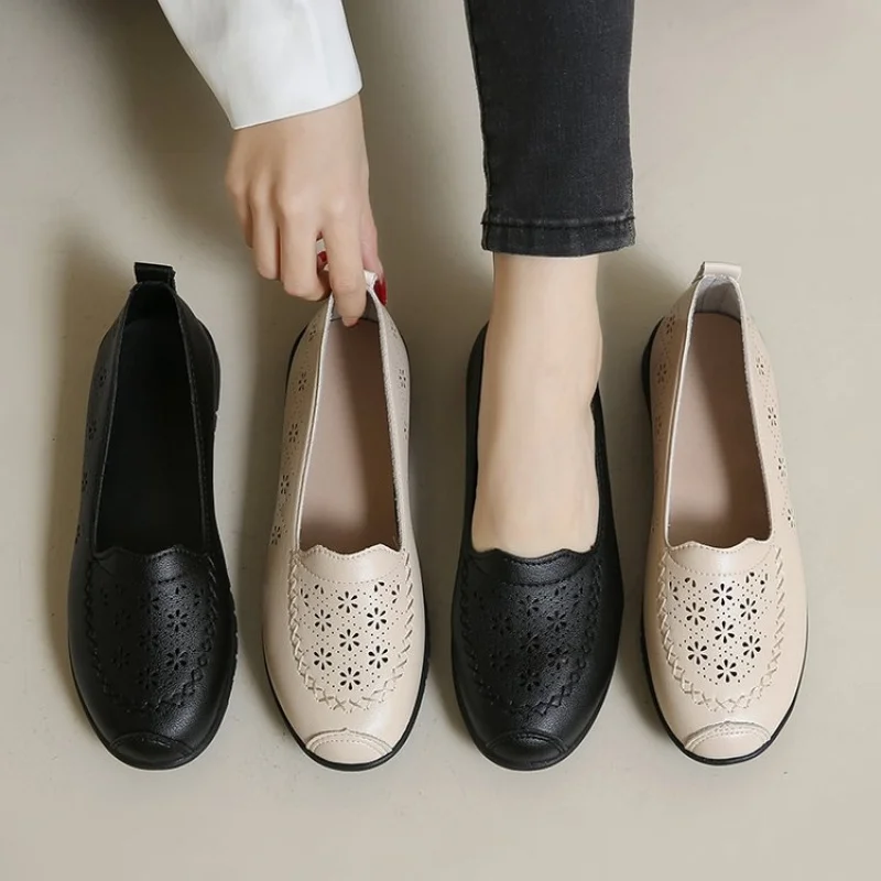 

2026New Spring and Autumn Leather Shoes, Soft Leather, Soft Sole, Comfortable, Breathable, Hollowed-Out, Flat-Soled Women's Casu