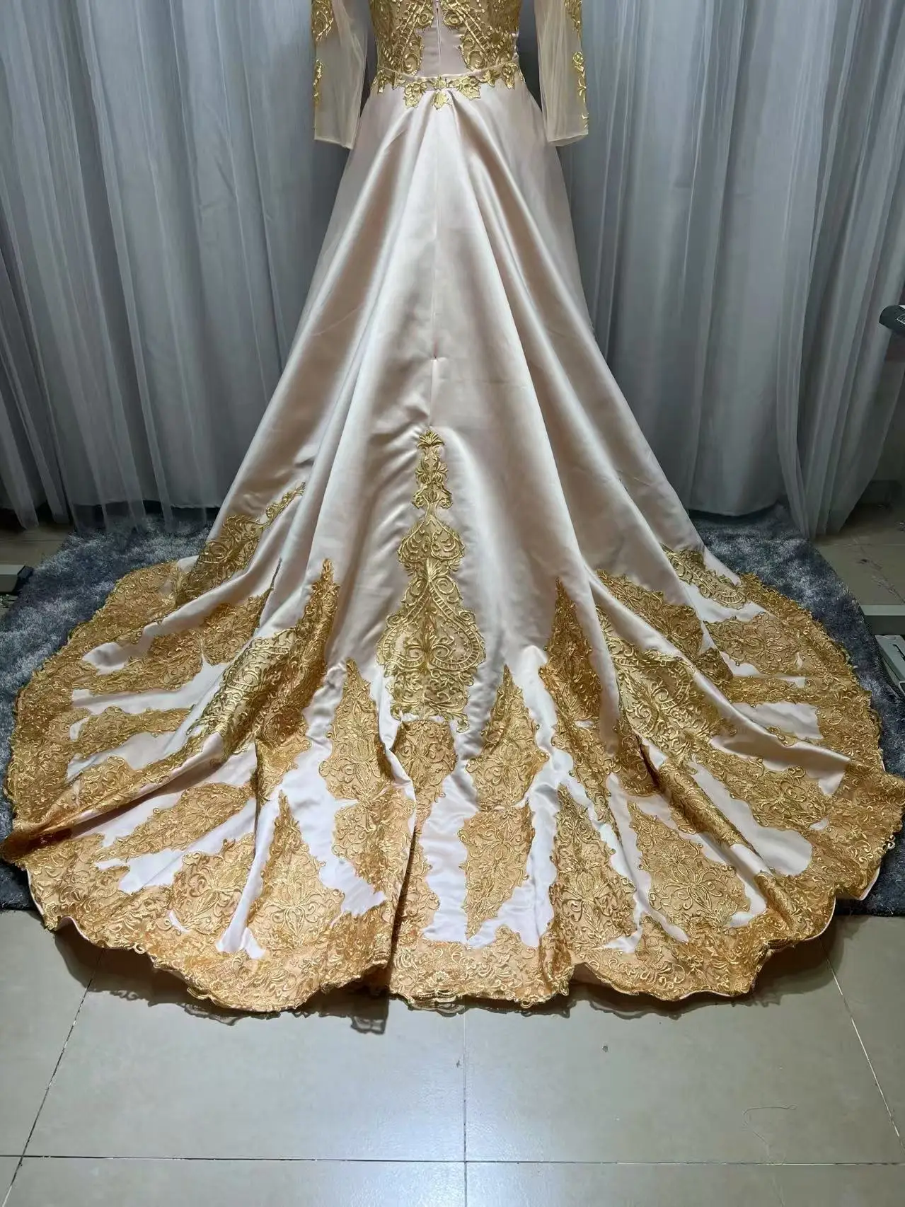 Customized  Gold Lace 2 Piece Evening Gowns Mermaid Long Prom Gowns See Thru Full Sleeves Formal Dresses Robe De Soiree