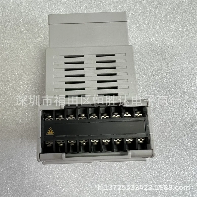 KEYENCE KL-2TF Controller KL-LC1 KL-WH1 KL-B1 KL-T1 KL-4AD KL-2DA