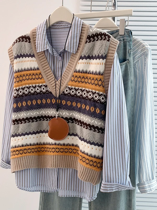

Retro Camere Knitted Vest Women's Spring 2026 Outerwear V-Ne Small Size oulder Pad Geometric Pattern Regular Length