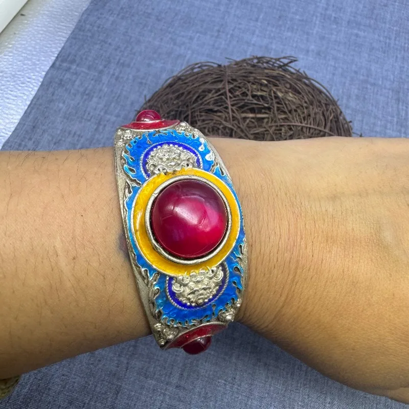 vintage-old-silver-cloisonne-bangle-hand-inlaid-large-star-ruby-excellent-condition-chinese-curio-collectible-wrist-jewelry