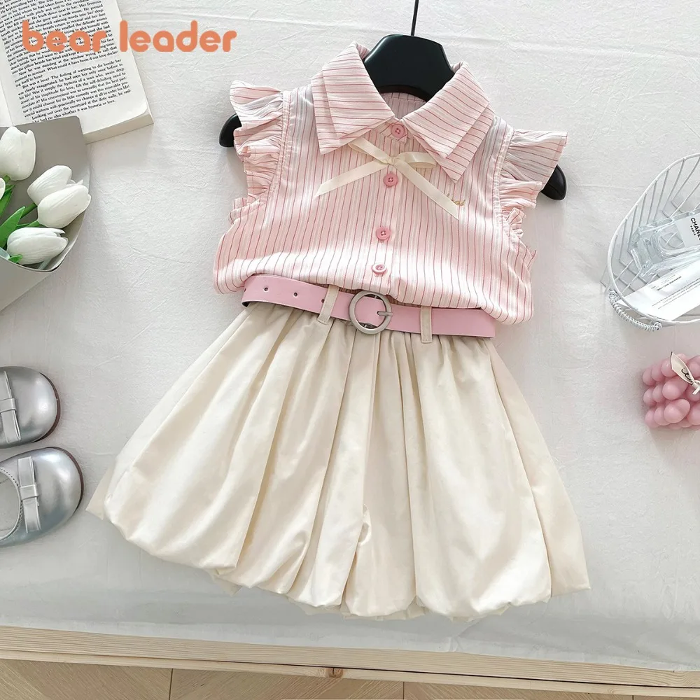 Bear Leader 2025, корейская модная одежда для девочек, однобортная рубашка с 3D бантом и летящими рукавами + шорты с бутонами цветка, пасхальный комплект из двух предметов Bear Leader 2025, корейская модная одежда для девочек, однобортная рубашка с 3D бантом и летящими рукавами + шорты с бутонами цветка, пасхальный комплект из двух предметов