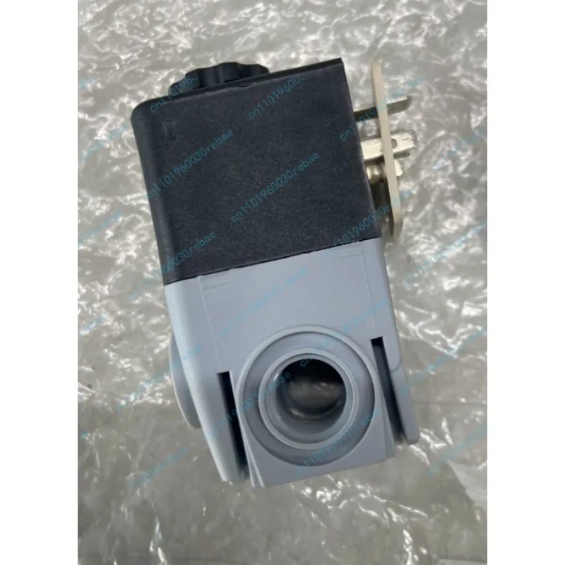 Accessories 1pcs solenoid valve type 0322 three-way with adjustable red dot 4.5w 10.0bar 24v