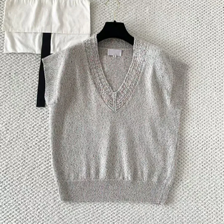 

Customization European women's clothing for summer 2026 Sleeveless V-neck linen Cashmere knitted vest sweater skirt set