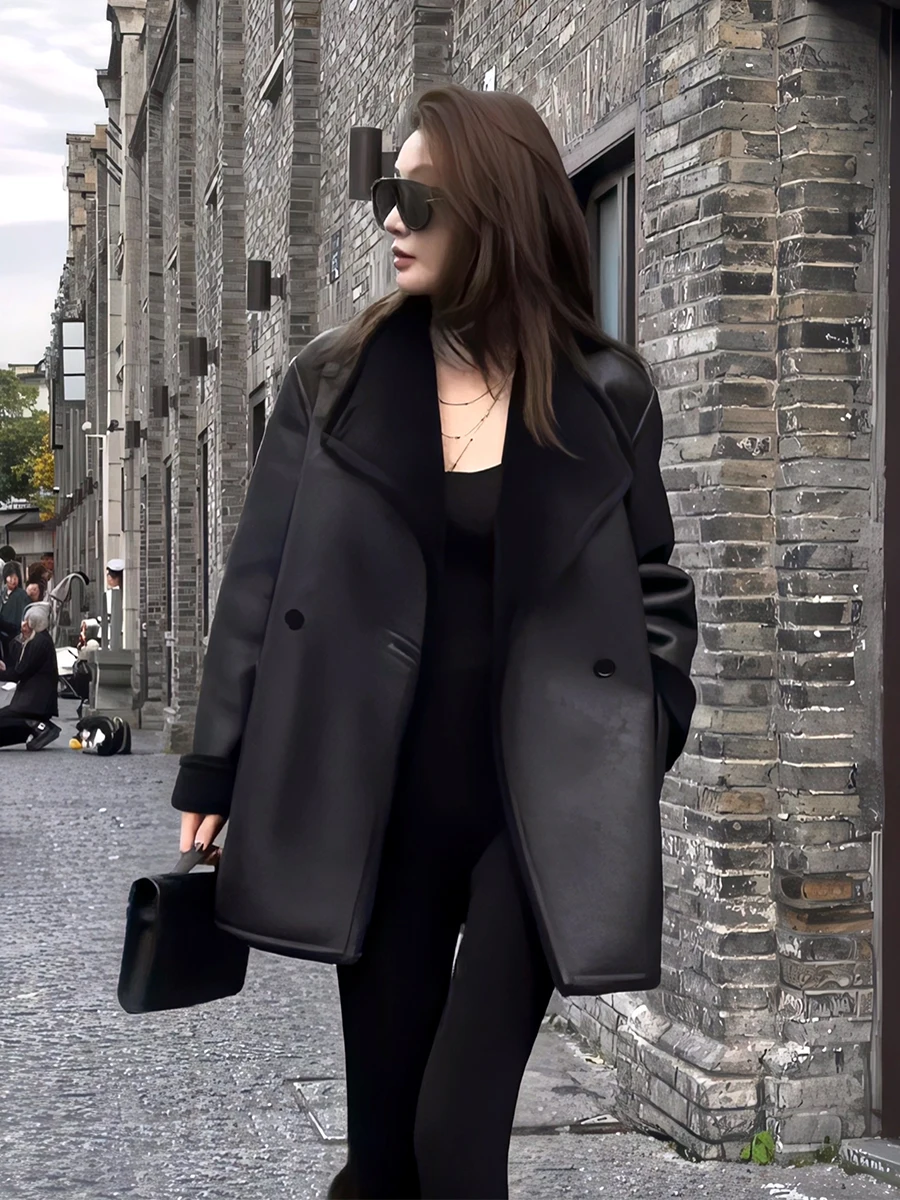 جاكيت نسائي جديد من الجلد الصناعي (PU) بتصميم متوسط الطول، قابل للارتداء على الوجهين، مثالي للخريف والشتاء، بلمسة عصرية أنيقة.