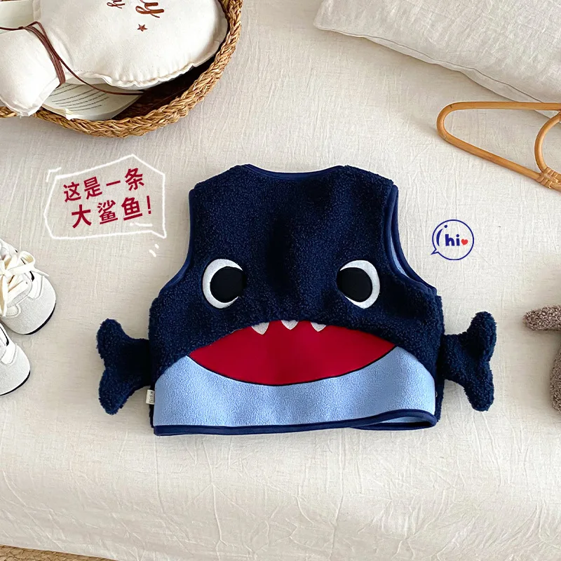 

Детский флисовый бархатный жилет, новинка 2023 года, зимнее корейское издание для мальчиков, пальто с героями мультфильмов, модный зимний топ для малышей