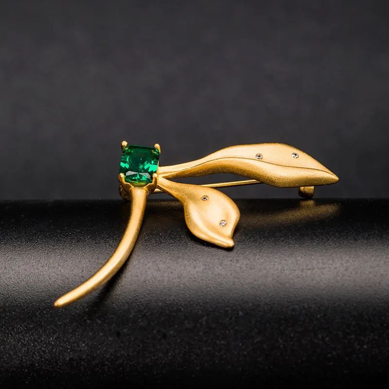 

Серебряная мода и индивидуальность S925 с брошью в виде стрекозы из зеленого циркона и антибликовой булавкой для воротника. Ювелирные изделия на каждый день