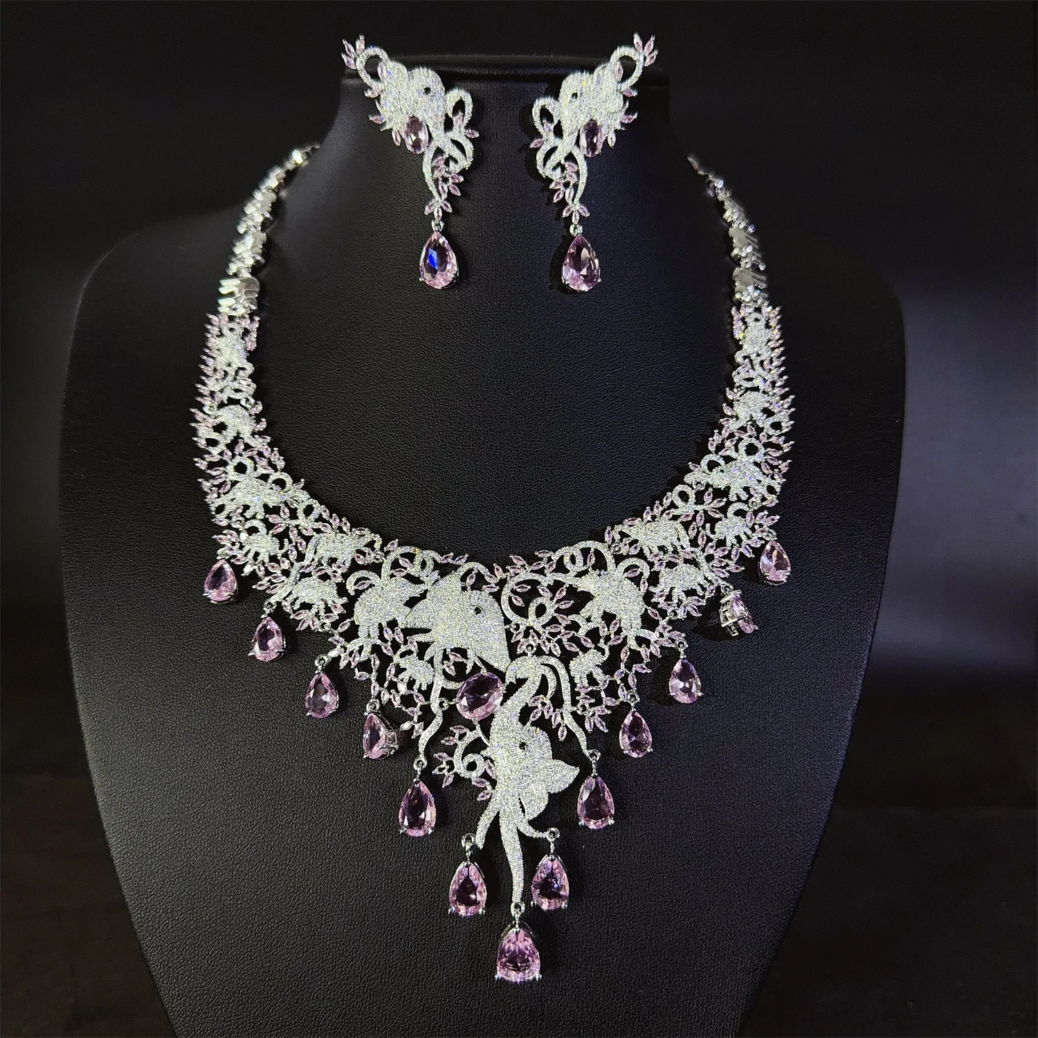 

European and American Style stereo sliver color Elephant Necklace Earrings Women's Dress Decorative Jewelry Wedding Gift M-903