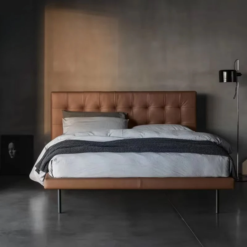 Modern Italian Double Bed Designer Furniture Genuine Leather High Headboard Modern Master Hotel Button Bedroom King Size Bed