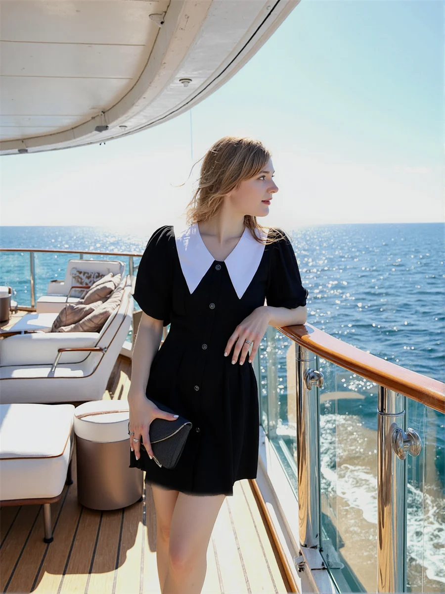 فساتين حريمي الخريف امرأة سوداء الخامس الرقبة الكورية نمط طويل الأكمام البسيطة ألف خط مطوي لون نقي أنيقة موضة أنيقة عادية