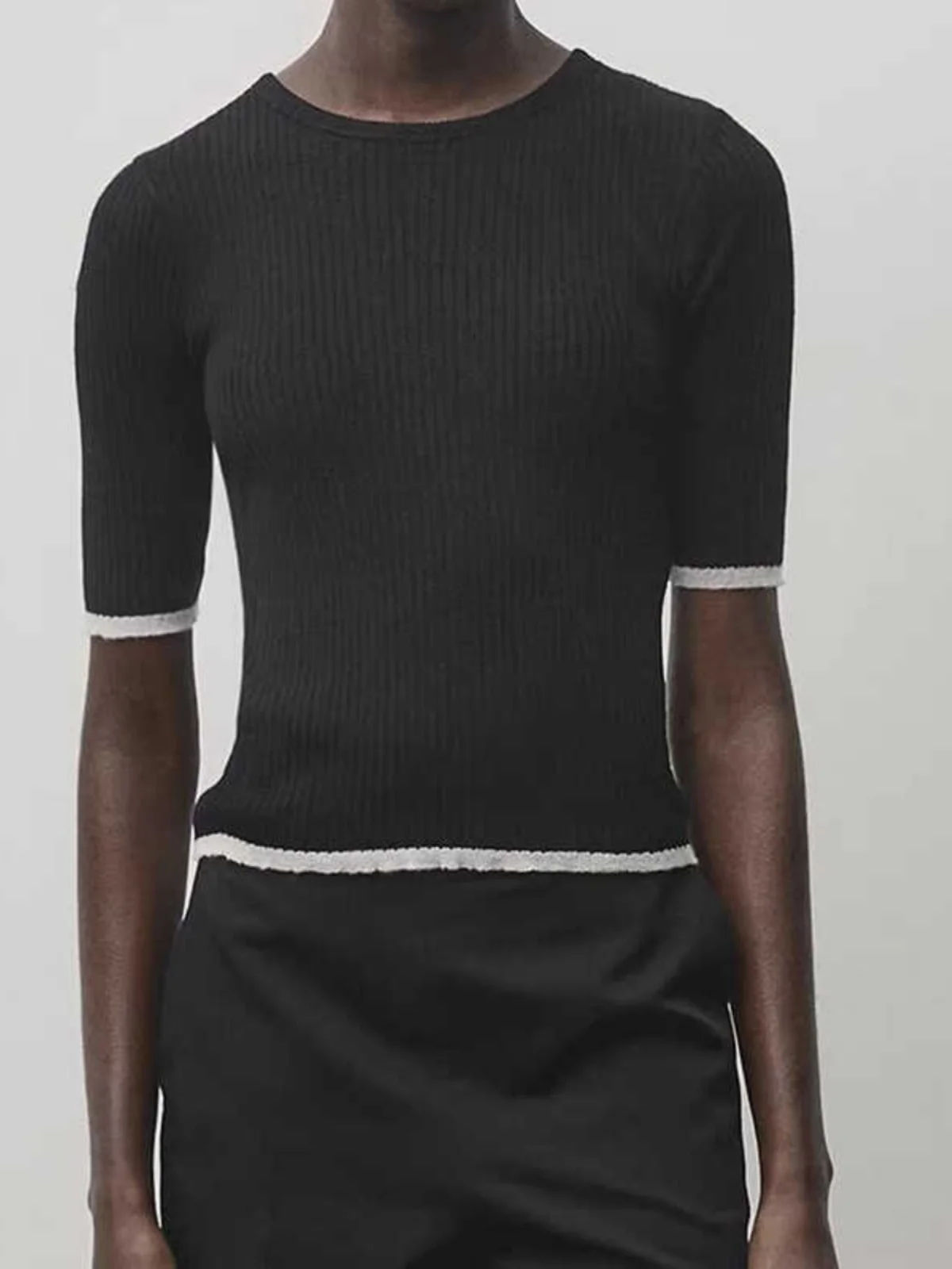 MD 여성 니트 티셔츠 라운드 넥 반팔 우아한 캐주얼 미니멀리스트 스타일 신상 봄 여름 다섯 버튼