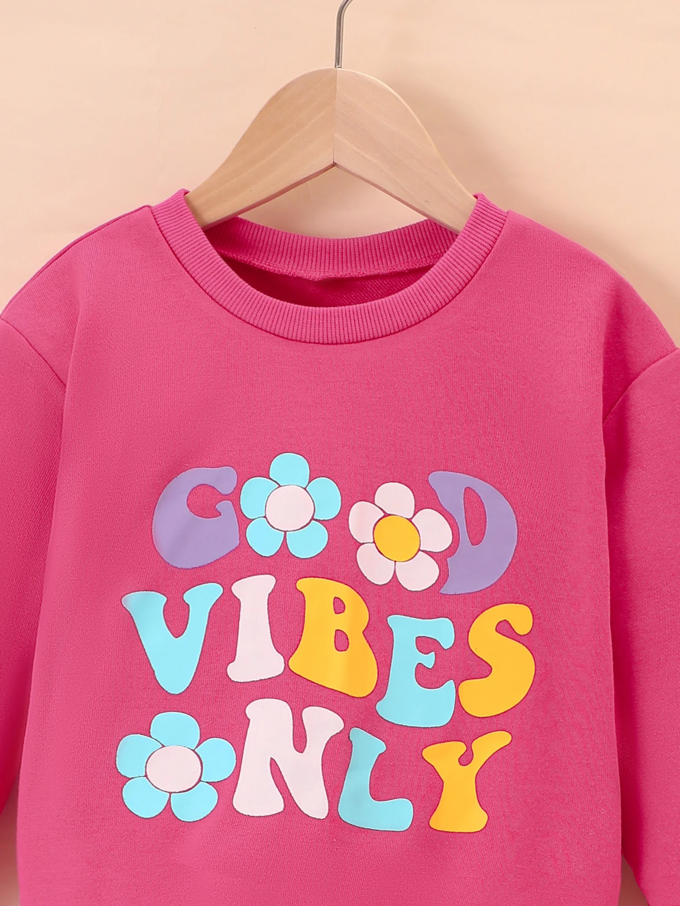 Autumn And Winter Colored Letter Printed Pullover Hoodie For Small And Medium-Sized Girls